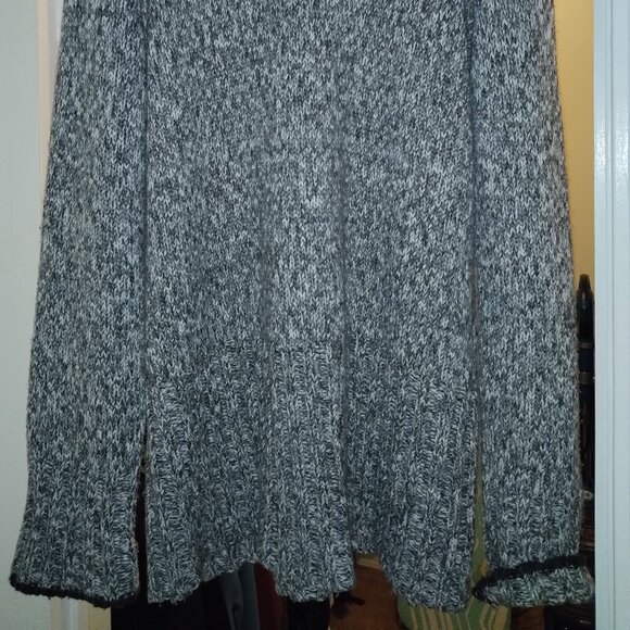 LADIES KNIT PULLOVER SWEATER - Picture 7 of 7